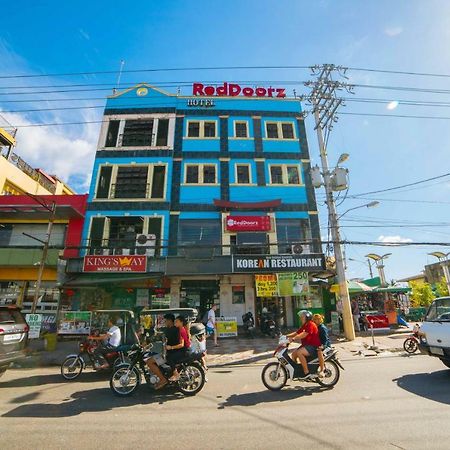 Reddoorz @ Fields Avenue Angeles City Екстер'єр фото