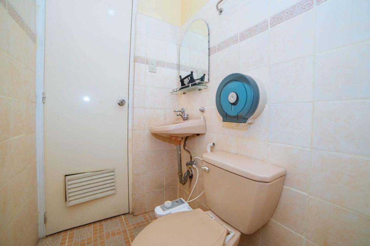Reddoorz @ Fields Avenue Angeles City Екстер'єр фото