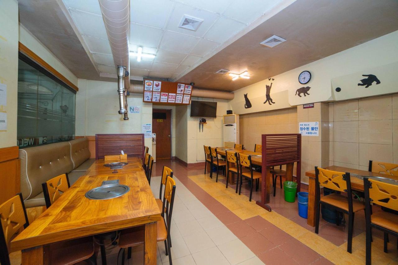 Reddoorz @ Fields Avenue Angeles City Екстер'єр фото