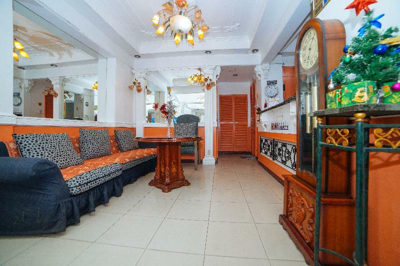 Reddoorz @ Fields Avenue Angeles City Екстер'єр фото