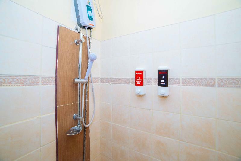 Reddoorz @ Fields Avenue Angeles City Екстер'єр фото